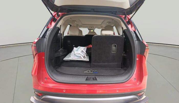 2022 Mahindra XUV700 AX 7 LUXURY D AT 7 STR, Diesel, Automatic, 95,388 km, exterior