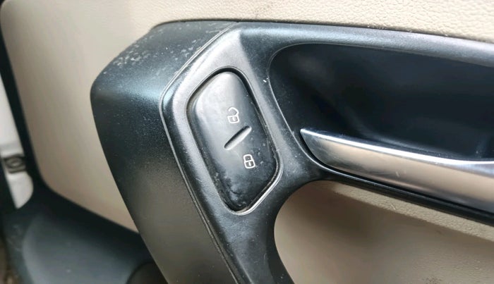 2012 Volkswagen Polo TRENDLINE 1.2L DIESEL, Diesel, Manual, 84,377 km, interior