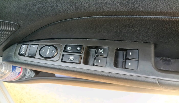 2018 Hyundai New Elantra 1.6 SX (O) AT DIESEL, Diesel, Automatic, 1,33,118 km, interior