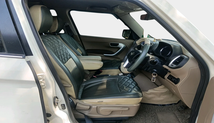 2016 Mahindra TUV300 T8 AMT, Diesel, Automatic, 75,513 km, interior