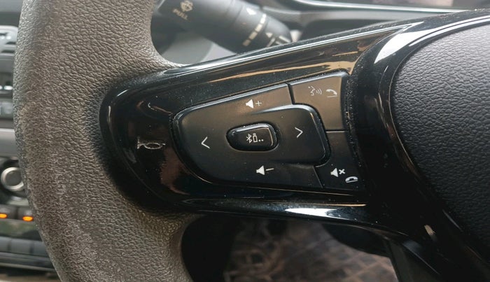 2022 Tata NEXON XM SUNROOF PETROL, Petrol, Manual, 66,597 km, interior