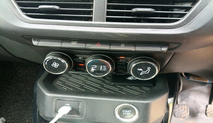 2021 Renault Kiger RXZ TURBO MT, Petrol, Manual, 1,25,687 km, interior