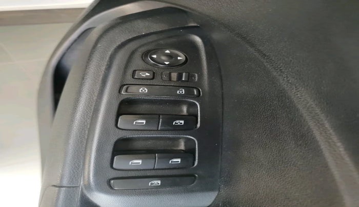 2021 Hyundai VENUE S+ 1.2, Petrol, Manual, 60,348 km, interior