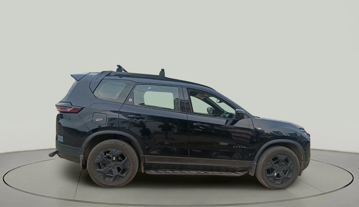 2024 Tata Safari ACCOMPLISHED PLUS 6 STR DARK EDITION, Diesel, Manual, 35,500 km, exterior