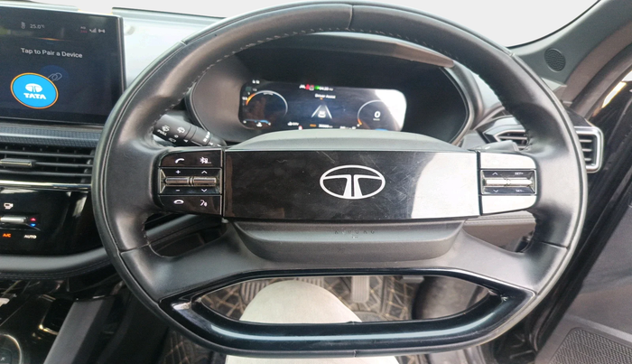 2024 Tata Safari ACCOMPLISHED PLUS 6 STR DARK EDITION, Diesel, Manual, 35,500 km, interior