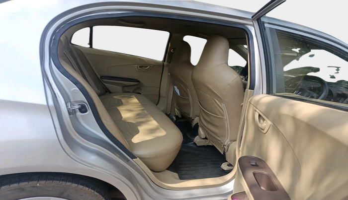 2013 Honda Amaze 1.2L I-VTEC S, Petrol, Manual, 1,41,944 km, interior