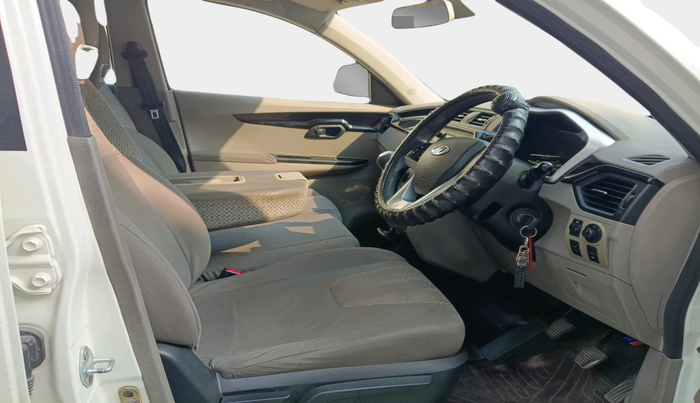 2016 Mahindra Kuv100 K8 D 6 STR, Diesel, Manual, 81,695 km, interior