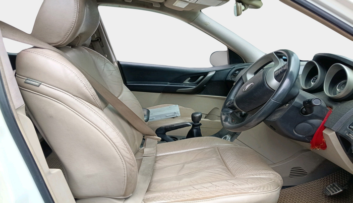 2017 Mahindra XUV500 W10, Diesel, Manual, 1,05,453 km, interior