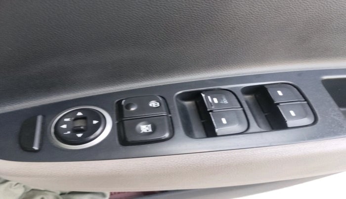 2016 Hyundai Grand i10 SPORTZ 1.2 KAPPA VTVT, Petrol, Manual, 60,649 km, interior