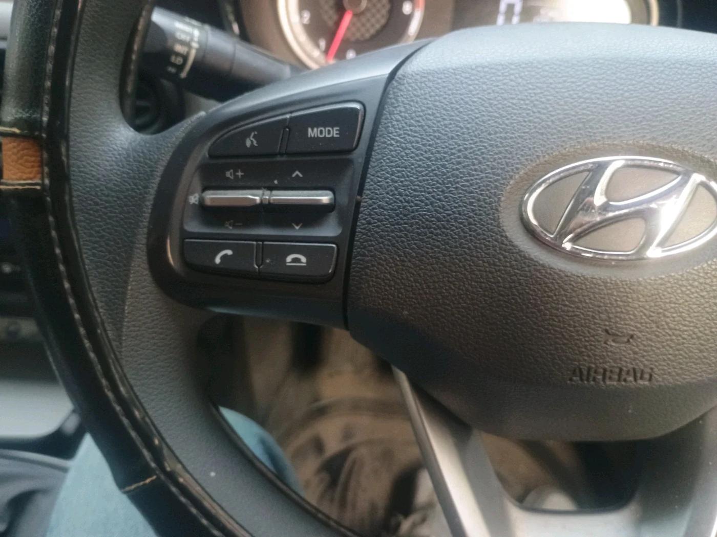 2022 Hyundai GRAND I10 NIOS SPORTZ 1.2 KAPPA VTVT, Petrol, Manual, 23,743 km, interior