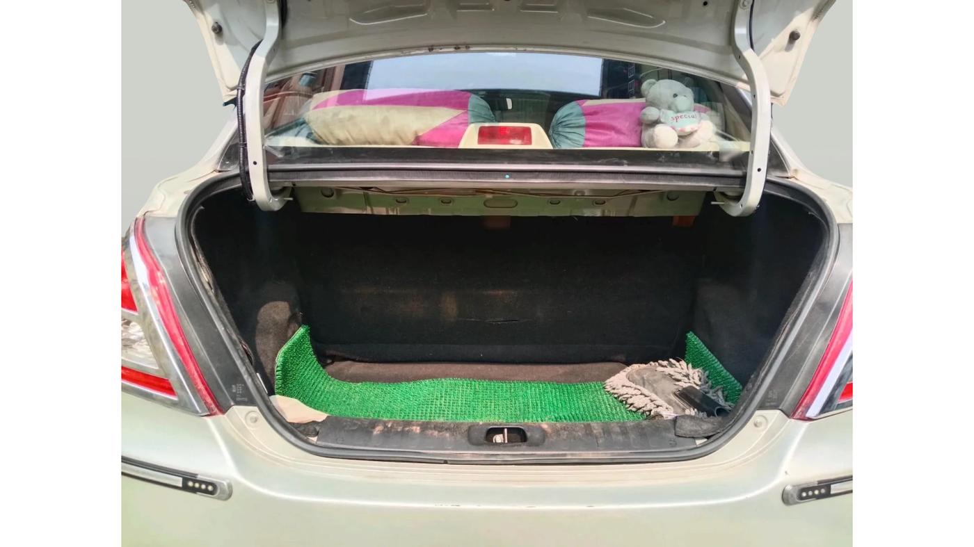 2015 Maruti Swift Dzire VXI, Petrol, Manual, 82,577 km, exterior