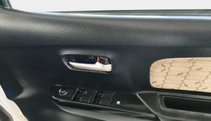 2018 Maruti Wagon R 1.0 VXI AMT, Petrol, Automatic, 33,092 km, interior