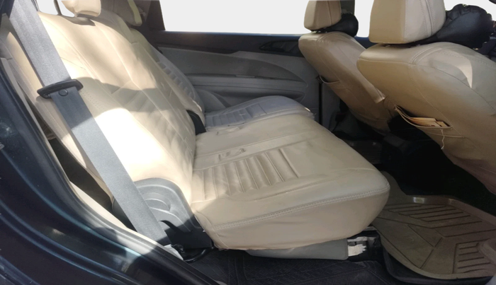 2018 Mahindra MARAZZO M2 8 STR, Diesel, Manual, 1,07,635 km, interior