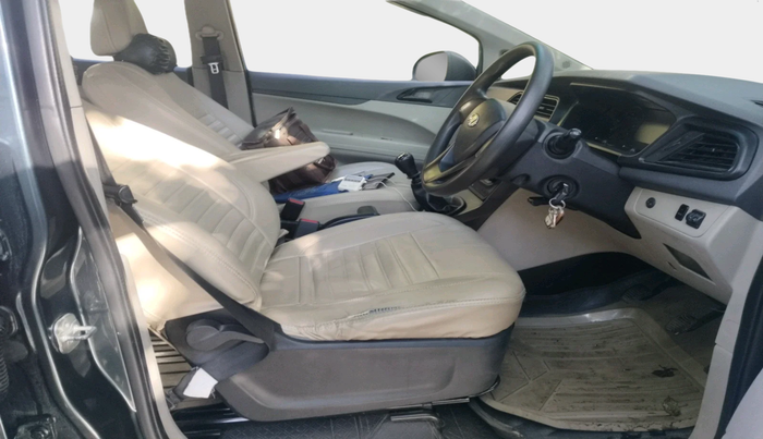 2018 Mahindra MARAZZO M2 8 STR, Diesel, Manual, 1,07,635 km, interior