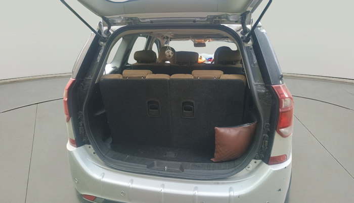 2019 Mahindra XUV500 W9, Diesel, Manual, 52,748 km, exterior