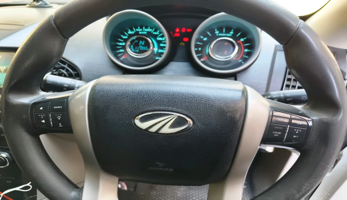 2016 Mahindra XUV500 W6, Diesel, Manual, 1,17,955 km, interior