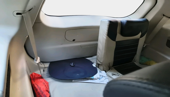 2016 Mahindra XUV500 W6, Diesel, Manual, 1,17,955 km, interior