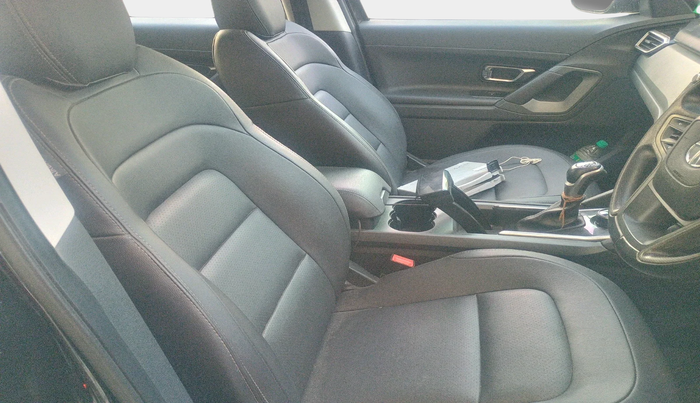 2021 Tata Harrier XZA PLUS 2.0L, Diesel, Automatic, 36,963 km, interior