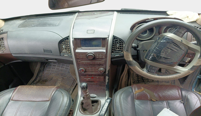 2014 Mahindra XUV500 W8, Diesel, Manual, 1,16,932 km, interior