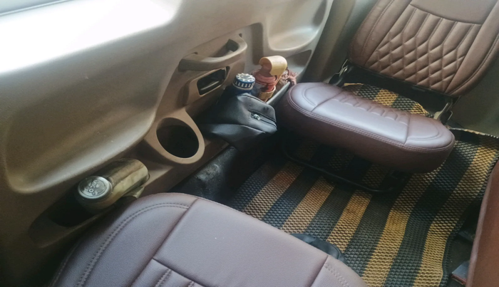 2017 Mahindra TUV300 T8, Diesel, Manual, 2,57,222 km, interior