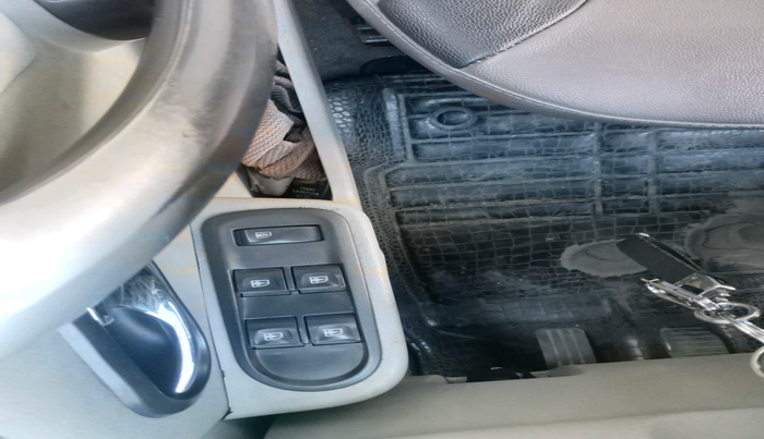 2016 Nissan Terrano XL (D), Diesel, Manual, 1,40,944 km, interior