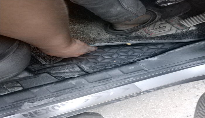 2019 Tata NEXON XZ PLUS PETROL, Petrol, Manual, 1,24,717 km, interior