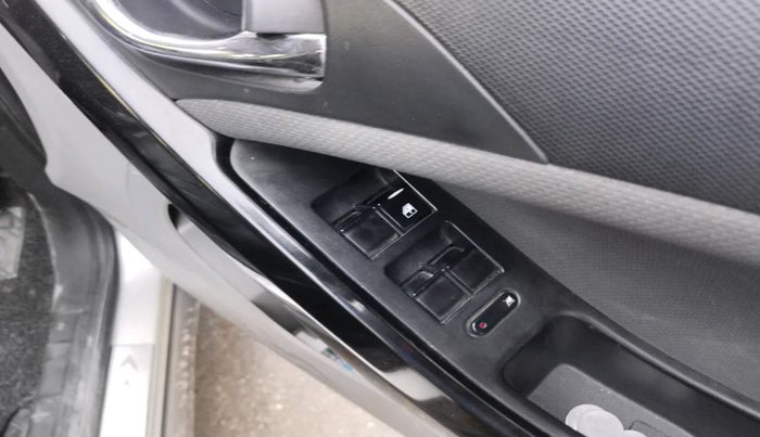 2019 Tata NEXON XZ PLUS PETROL, Petrol, Manual, 1,24,717 km, interior