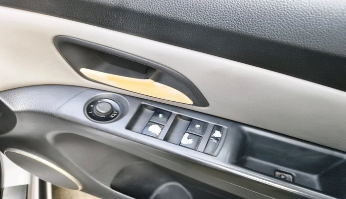 2011 Chevrolet Captiva LTZ AWD AT, Diesel, Automatic, 1,51,686 km, interior