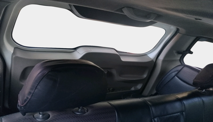 2017 Mahindra TUV300 T10, Diesel, Manual, 2,13,827 km, interior