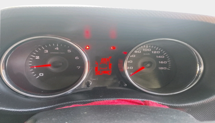 2017 Mahindra TUV300 T10, Diesel, Manual, 2,13,827 km, interior