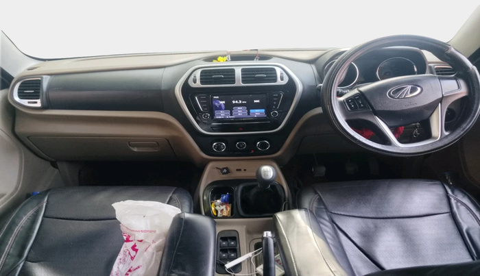 2017 Mahindra TUV300 T10, Diesel, Manual, 2,13,827 km, interior