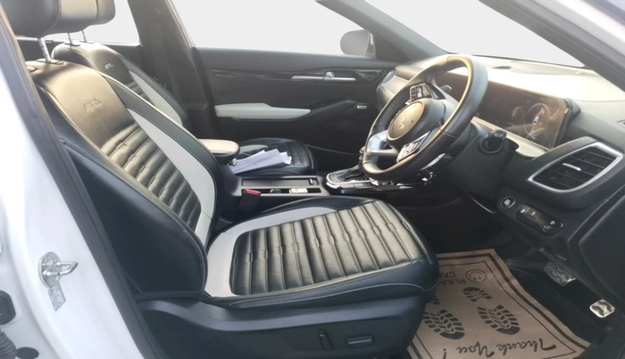 2024 KIA SELTOS  GTX PLUS 1.5 DIESEL AT, Diesel, Automatic, 18,858 km, interior