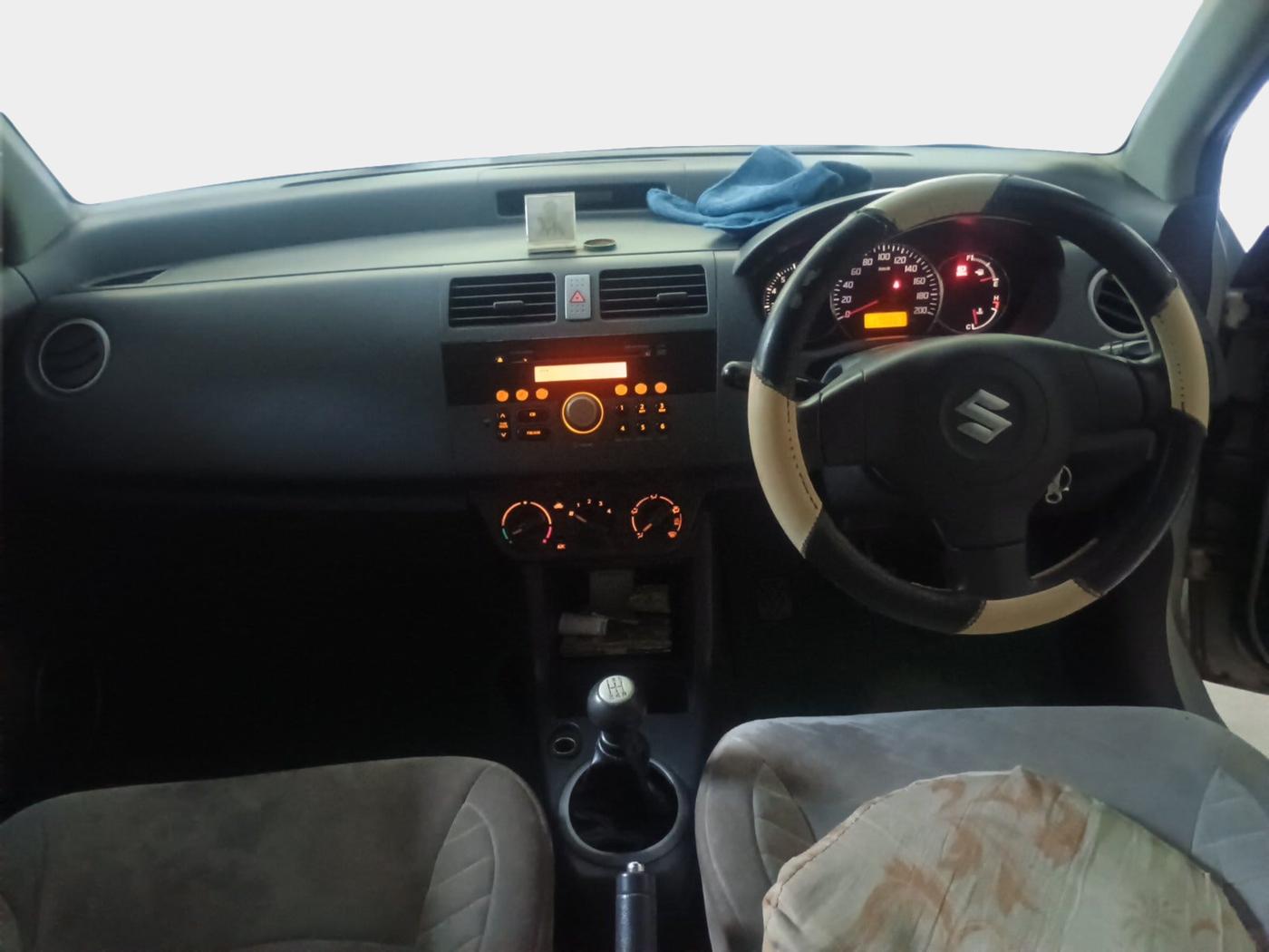 2010 Maruti Swift Dzire VXI 1.3, Petrol, Manual, 1,75,059 km, interior