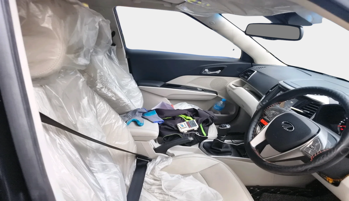 2021 Mahindra XUV300 W8 (O) 1.2 PETROL, Petrol, Manual, 9,727 km, interior
