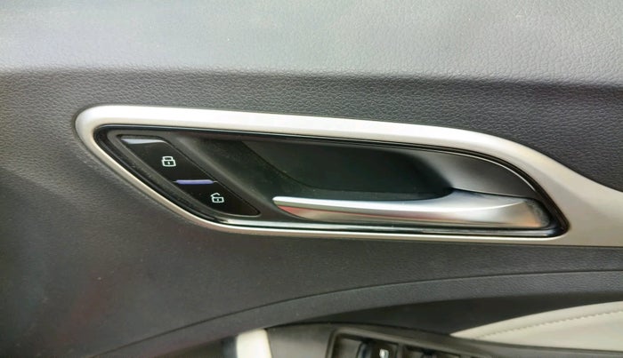 2021 MG ASTOR SHARP 1.5 CVT, Petrol, Automatic, 29,399 km, interior