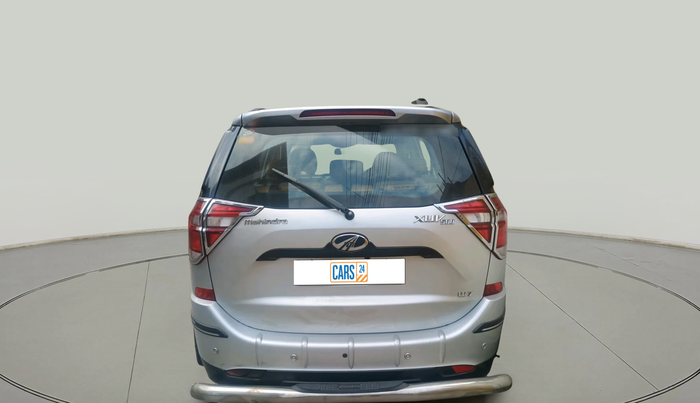 2018 Mahindra XUV500 W7, Diesel, Manual, 1,20,609 km, exterior