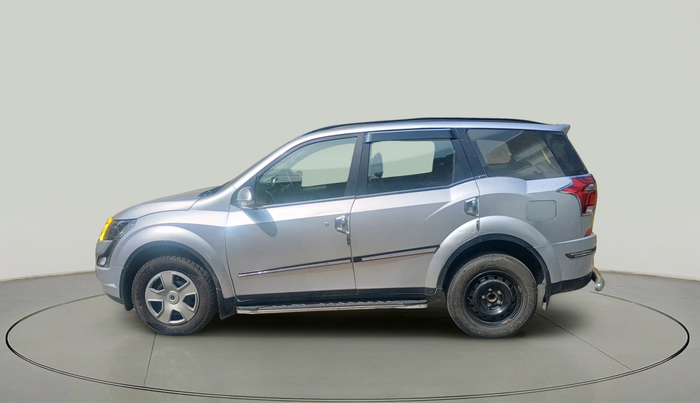 2018 Mahindra XUV500 W7, Diesel, Manual, 1,20,609 km, exterior