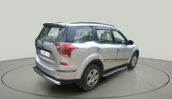2018 Mahindra XUV500 W7, Diesel, Manual, 1,20,609 km, exterior