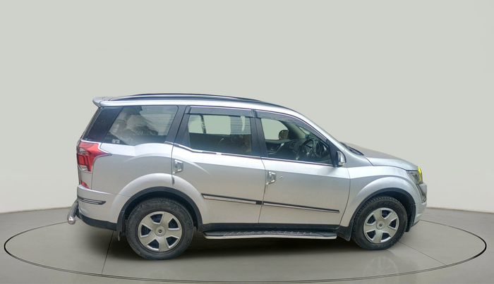 2018 Mahindra XUV500 W7, Diesel, Manual, 1,20,609 km, exterior