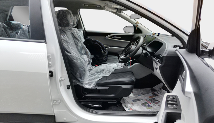 2024 KIA CARENS Prestige (O) 1.5 Petrol 7 STR, Petrol, Manual, 3,823 km, interior