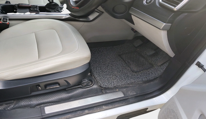 2021 Tata Safari XZ, Diesel, Manual, 1,20,406 km, interior