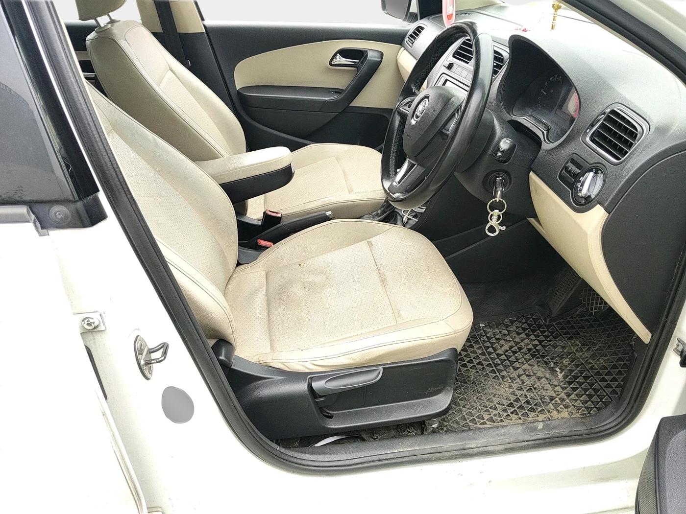 2017 Skoda Rapid STYLE 1.5 TDI AT, Diesel, Automatic, 2,60,094 km, interior