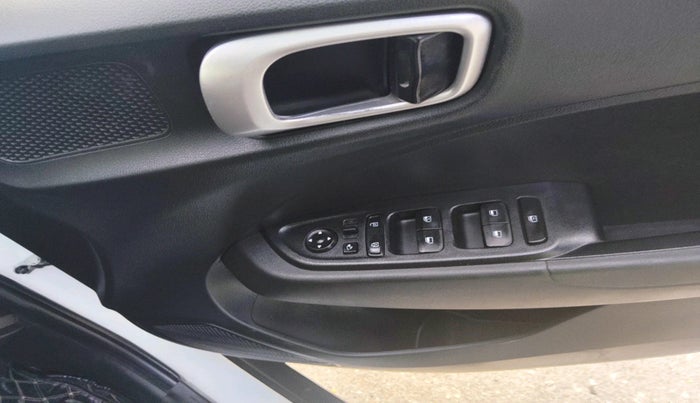 2022 Hyundai VENUE SX PLUS 1.0 TURBO DCT, Petrol, Automatic, 72,337 km, interior