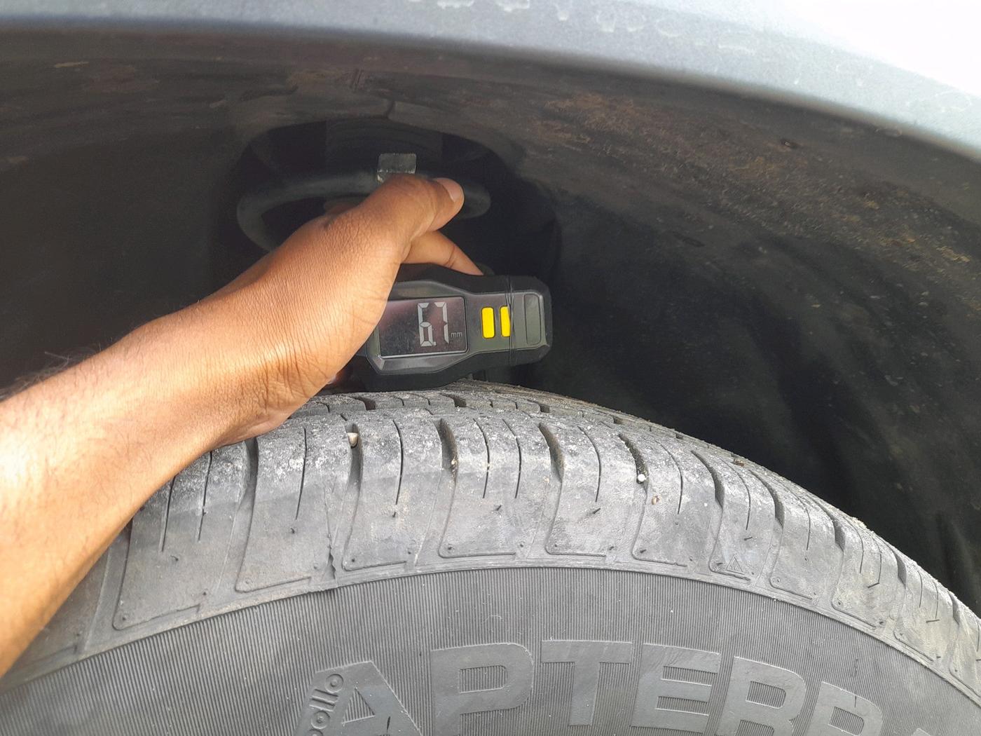2020 Tata Harrier XZA PLUS 2.0L, Diesel, Automatic, 1,14,593 km, tyre