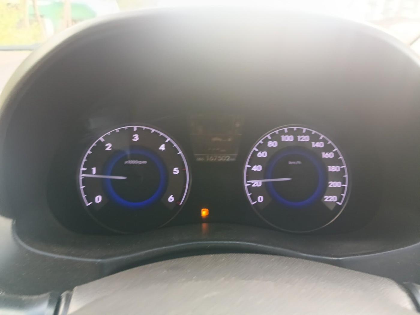2013 Hyundai Verna FLUIDIC 1.6 CRDI SX, Diesel, Manual, 1,67,502 km, interior