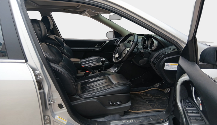 2017 Mahindra XUV500 W10, Diesel, Manual, 50,713 km, interior
