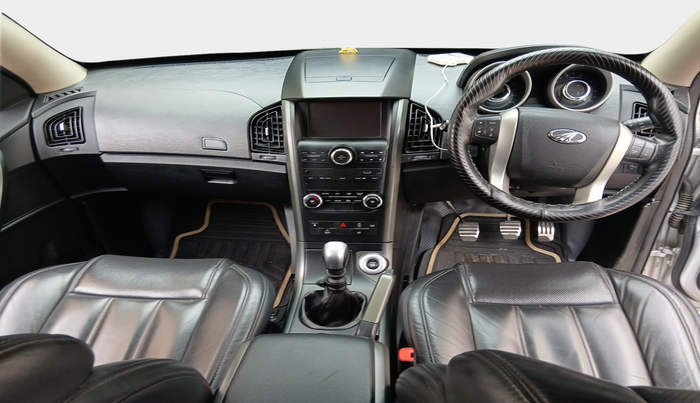 2017 Mahindra XUV500 W10, Diesel, Manual, 50,713 km, interior
