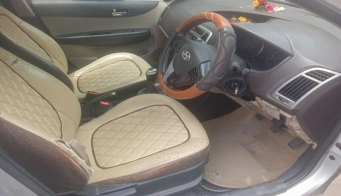 2013 Hyundai i20 SPORTZ 1.4 CRDI, Diesel, Manual, 1,75,489 km, interior