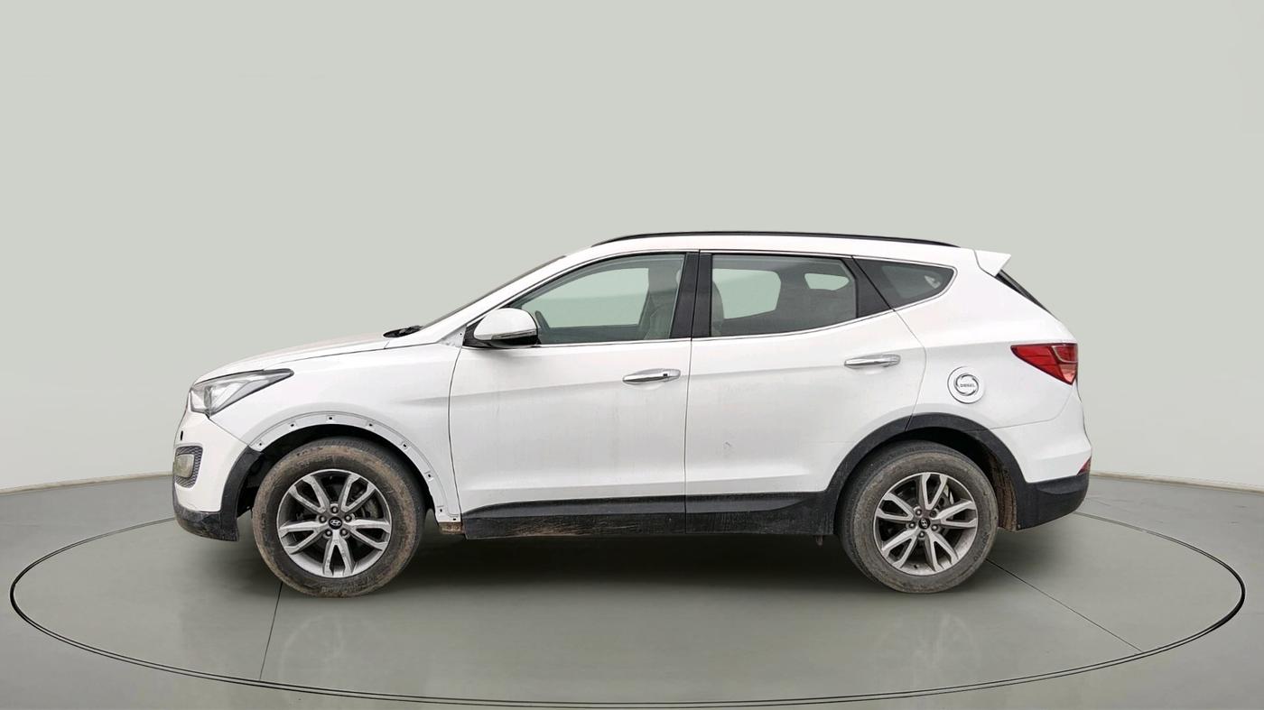 2015 Hyundai Santa Fe 4 WD AT, Diesel, Automatic, 2,07,244 km, exterior