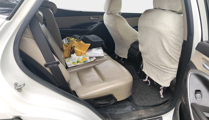 2015 Hyundai Santa Fe 4 WD AT, Diesel, Automatic, 2,07,244 km, interior